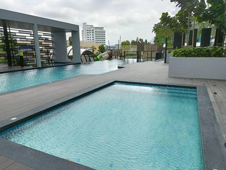 Sky Trees 2 Guests With Nflix Private Car Park High Floor B22B Apartment Johor Bahru